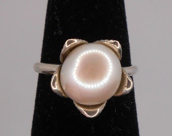 SOO SWEET!! Flower Pearl Ring, 925 Sterling Silver Handmade Pearl Ring size 6