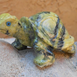 Handsome Serpentine Turtle, Hand Carved Peruvian Serpentine Figurine