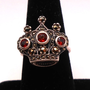 Vintage Fine 925 Sterling Silver Garnet and Marcasite Crown Ring Size 8