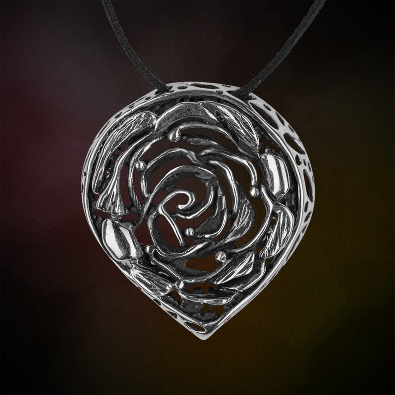 Witchy jewelry Goth necklace for women Floral necklace