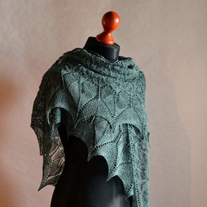 Manderley - Lace shawl pattern - Instant download - English
