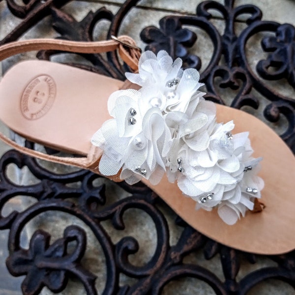 Lace Wedding Sandals/White Pearls Bridal Shoes/Decorated Bridesmaid Shoes/Summer Flats/