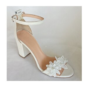 BRIDAL HANDMADE WHITE WEDDING SHOES WITH LACE AND PEARLS