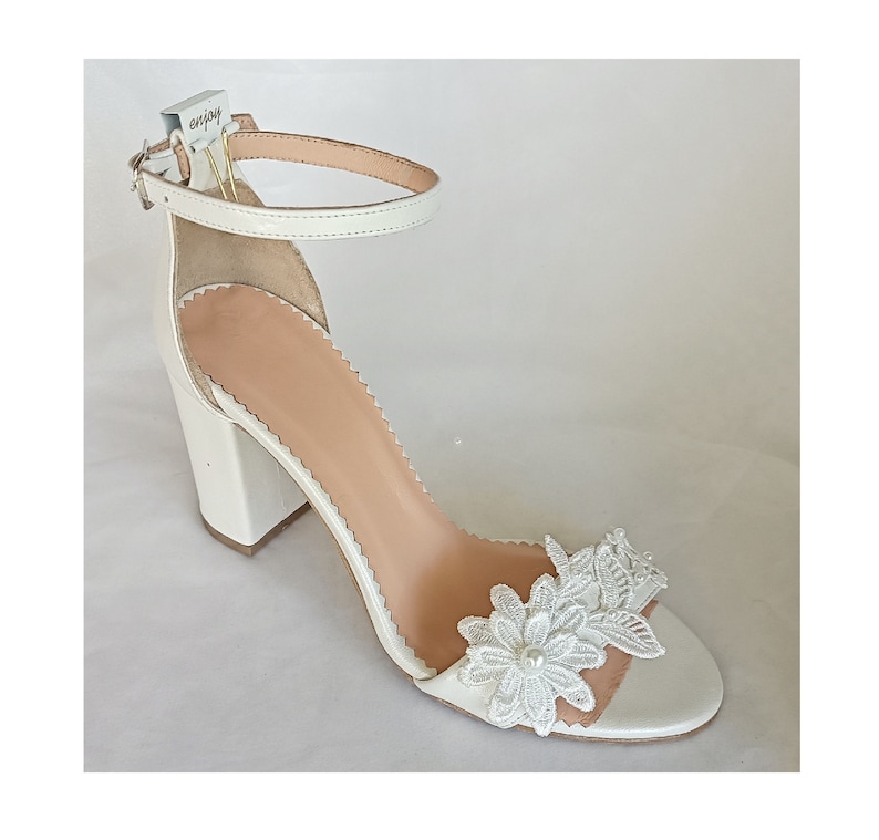 BRIDAL HANDMADE WHITE WEDDING SHOES WITH LACE AND PEARLS