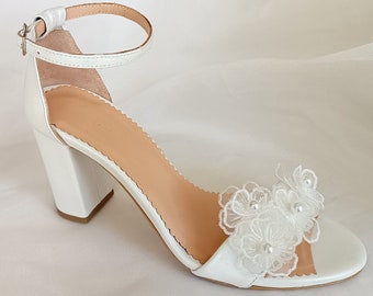 Block heel wedding white sandals/ Handmade comfortable pearl heels/ Bridal shoes/ Organza flower wedding shoes/ Ivory bridal heels