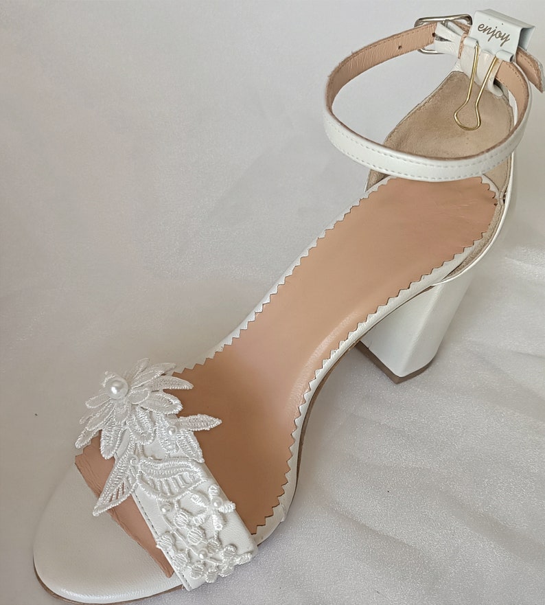 Handmade lace weeding shoes