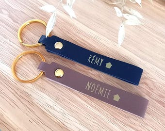 Personalized keychain, faux leather keychain, family gift - mom, dad, grandma, grandpa, aunt, uncle, godmother, godfather, 12 colors
