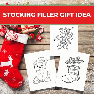 Könnte beinhalten: Drei schwarz-weiße druckbare Malvorlagen mit einem Weihnachtsstrumpf, einem Eisbären mit Weihnachtsmannmütze und einem Stechpalmenzweig. Geschenkidee für den Strumpf.