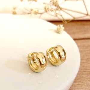 Gold filled mini chunky huggie hoop earrings  Thick wide gold huggies  Small hoop earrings  Simple gold hoop  Minimal gold cartilage hoops