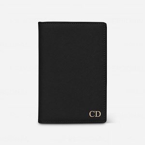 Zwart saffianoleer gepersonaliseerde paspoortomslag, huwelijkscadeau-ideeën met monogram, echt leer, reisaccessoire