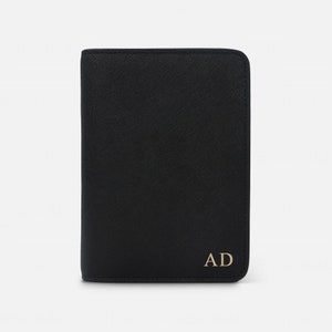 Gepersonaliseerde paspoorthouder, zwart saffianoleer, leren paspoorthoezen met monogram, gepersonaliseerd, huwelijkscadeau-ideeën, echt leer