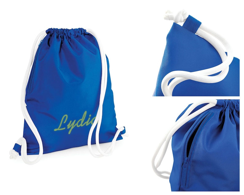 Puede incluir: Una bolsa de cord&oacute;n azul con cordones blancos y un bolsillo con cremallera. La bolsa tiene el nombre "Lydia" bordado en verde en la parte delantera.
