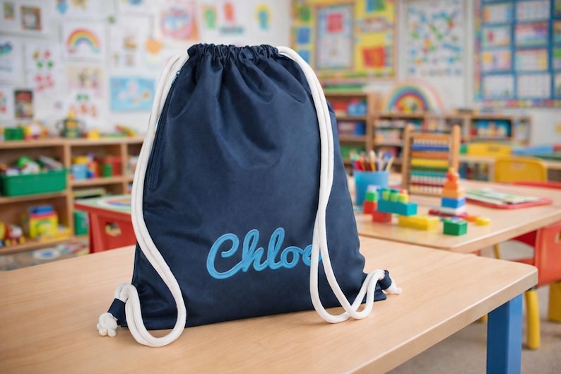 Bolsa de natación personalizada (Reino Unido), bolsa de gimnasio con cordón bordado, mochila impermeable para educación física escolar con nombre, mochila de natación para niños y mochila de vuelta al cole. imagen 1