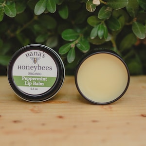 Organic Peppermint Lip Balm: Beeswax, Coconut Oil, Shea Butter (0.5 oz)