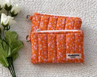 Foam Padded Quilted Keychain Wallet, Handmade Cotton Zipper Pouch || Orange Roses And Hearts