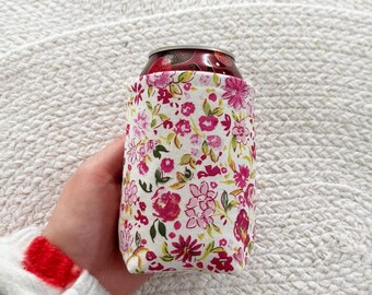 12 oz Insulated Soda Can Sleeve – Pink Mini Scattered Floral Fabric Cozy