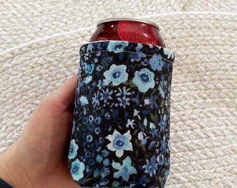 12 oz Insulated Soda Can Sleeve – Blue Floral Fabric Cozy