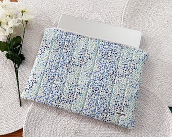 Handmade Quilted Padded Laptop Sleeve with Zipper || Blue Mini Floral
