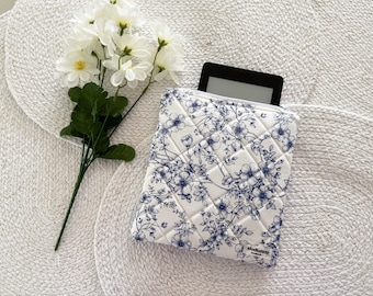 Handmade Quilted Padded Kindle Sleeve with Zipper, Book Pouch, E-reader Cover || White And Navy Floral