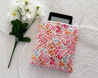 Handmade Quilted Padded Kindle Sleeve with Zipper, Book Pouch, E-reader Cover || Floral On Pink
