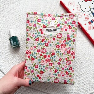 Pink Floral on Cream Padded Book Sleeve || Cute Book Sleeve | Foam Padding Book Cover | Bookish Gift | Gift For BookLover | Book Protector