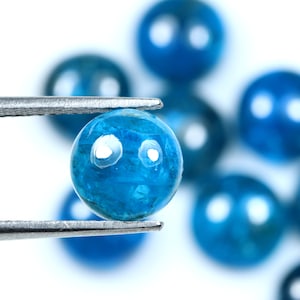 AAA Grade Blue Neon Apatite Cabochon Gemstone Ring Size Apatite Wholesale Lot Round Shape Loose Apatite Gemstone For Making Jewelry