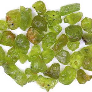 Peridot Crystal / Raw Peridot / Green Peridot Stone / Peridot Gemstone / Rough Peridot / August Birthstone / Natural Peridot