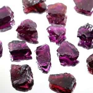 Red Garnet Raw Natural Stones: Choose How Many Pieces (Premium Quality &#39;A&#39; Grade)