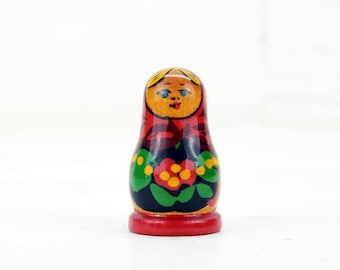 Vintage Russian Matryoshka — Wooden Nesting Dolls, Handpainted Folk Art