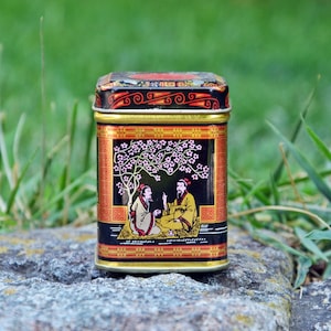 Vintage Chinese Tea Tin: Black Tea Box, Trinket Storage