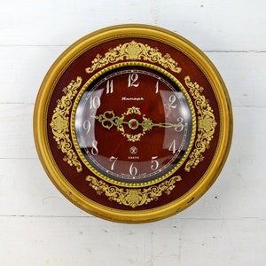 Vintage Wall Clock – Retro Mechanical Clock, Rustic Home Decor Collectible, Jantar Quartz, Made in USSR