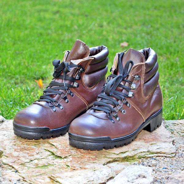 Chaussures de montagne, Cuir authentique, bottes vintage, chaussures Excursion, Chaussures militaires en cuir authentique MLADOST, Made in Bulgaria, Chaussures de l’armée inutilisées