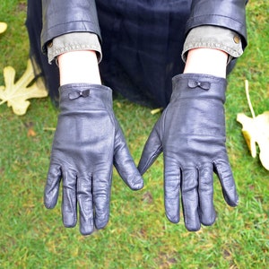 Ladies Gloves with Black Leather - Ladies gloves made of genuine leather  - Winter gloves - Vintage Ladies Gloves - Size XS - S