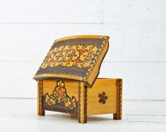 Vintage träpyrografiask, smyckeskrin