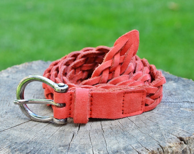Vintage Women/'s Leather Belt Beautiful Lady/'s Belt. Genuine Leather Belt Red Belt