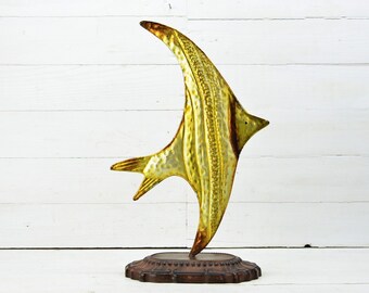 Escultura vintage de pez de metal, pez dorado
