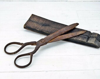 Primitive Vintage Sewing Scissors – Small Tailor Shears