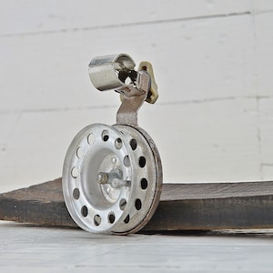Vintage fishing reel,  1960s Fishing, Restaurant decor, Traditional fishing, Spinning Reel, Old Spinner