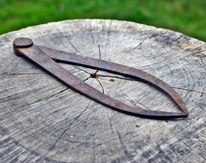 Vintage Manual Ice Fishing Auger