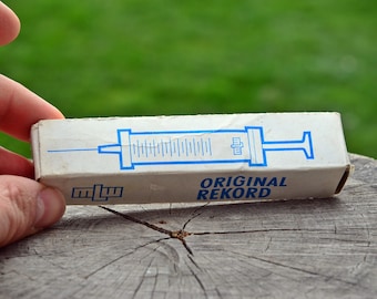 Vintage glazen medische spuit: DDR-dokter, ongebruikt