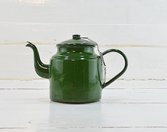 Tetera vintage de esmalte rojo: decoración de cocina búlgara (0,5 l)