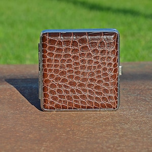 Vintage Metal & Faux-Leather Cigarette Case – Pocket Smoker Accessory
