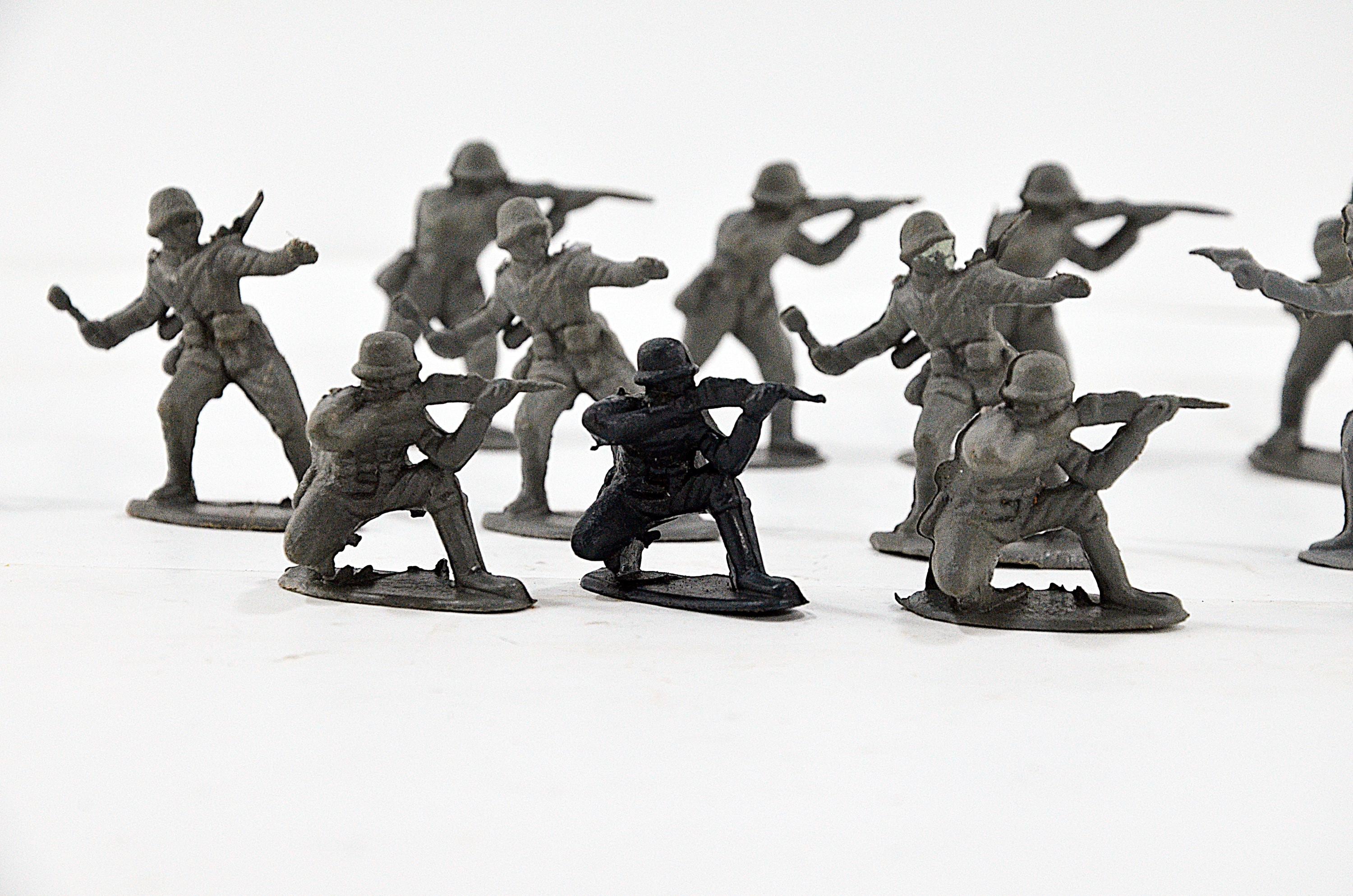 Vintage Plastic Toy Soldiers: 1980s Bulgarian Army Men, Set of 17