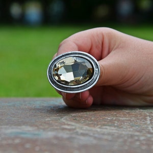 Vintage Stone Ring: Universal Size, 40mm Diagonal