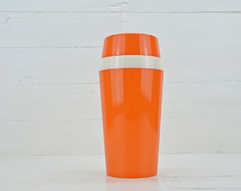 Coctelera de plástico vintage, fabricada en la RDA