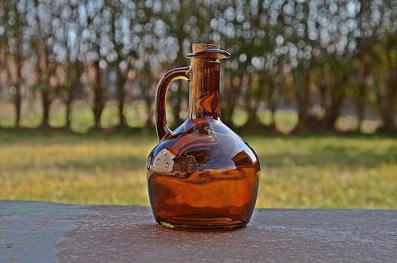 Vintage Braune Glasflasche: Industrielle Wohndekoration, 16,5 cm