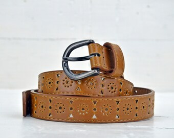 Vintage Women’s Leather Belt – Brown Cut-Out Retro Belt with Metal Buckle, 1980s Fashion Accessory