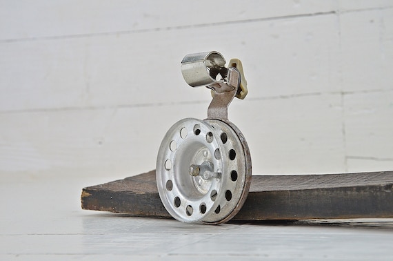 Moulinet De Pêche Ancien En Bois Et Métal - Occasion, Pièce Déco Ou Collection