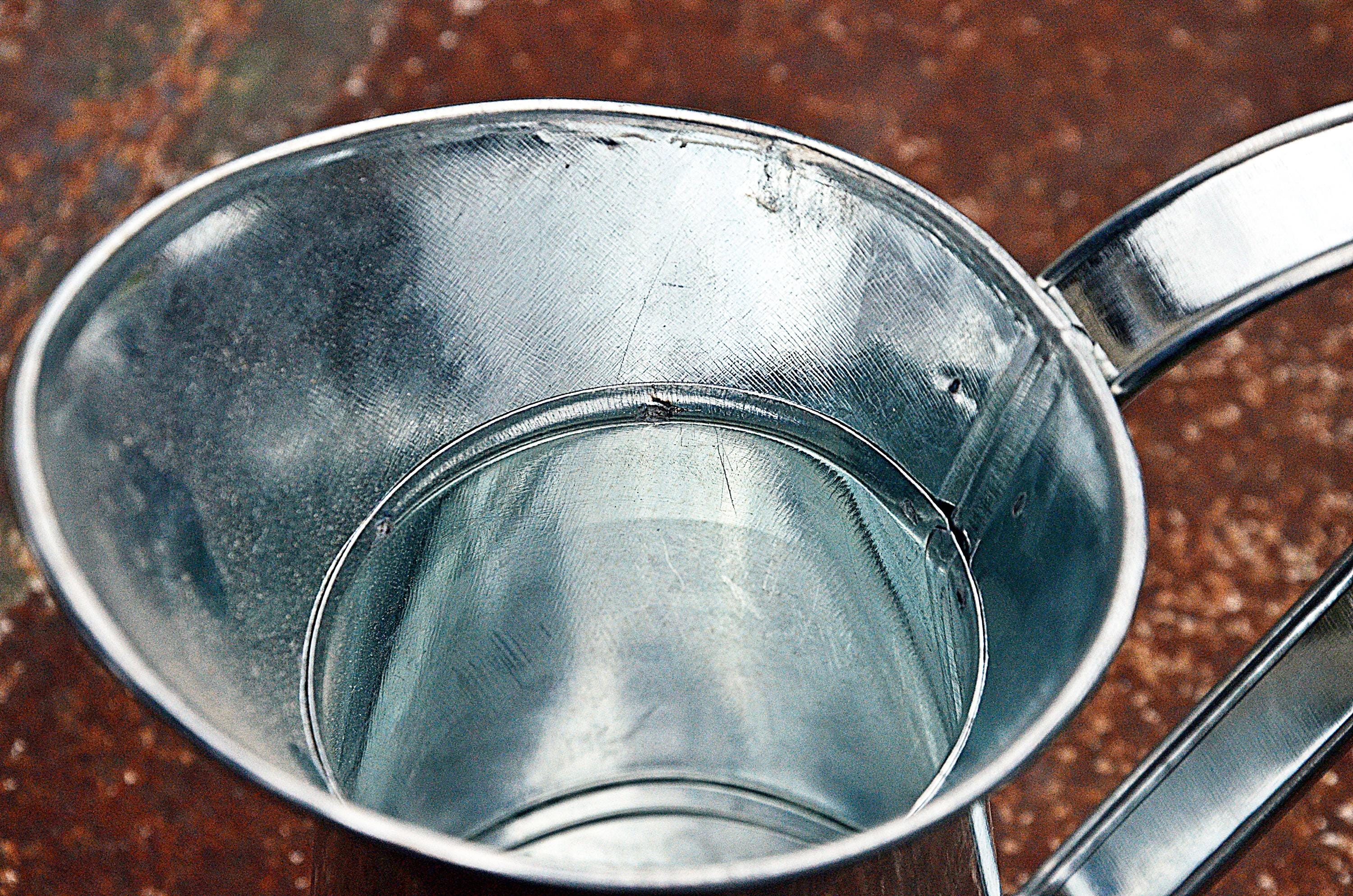 アンティークな素朴な金属製亜鉛メッキ水差し、ヴィンテージフレンチ