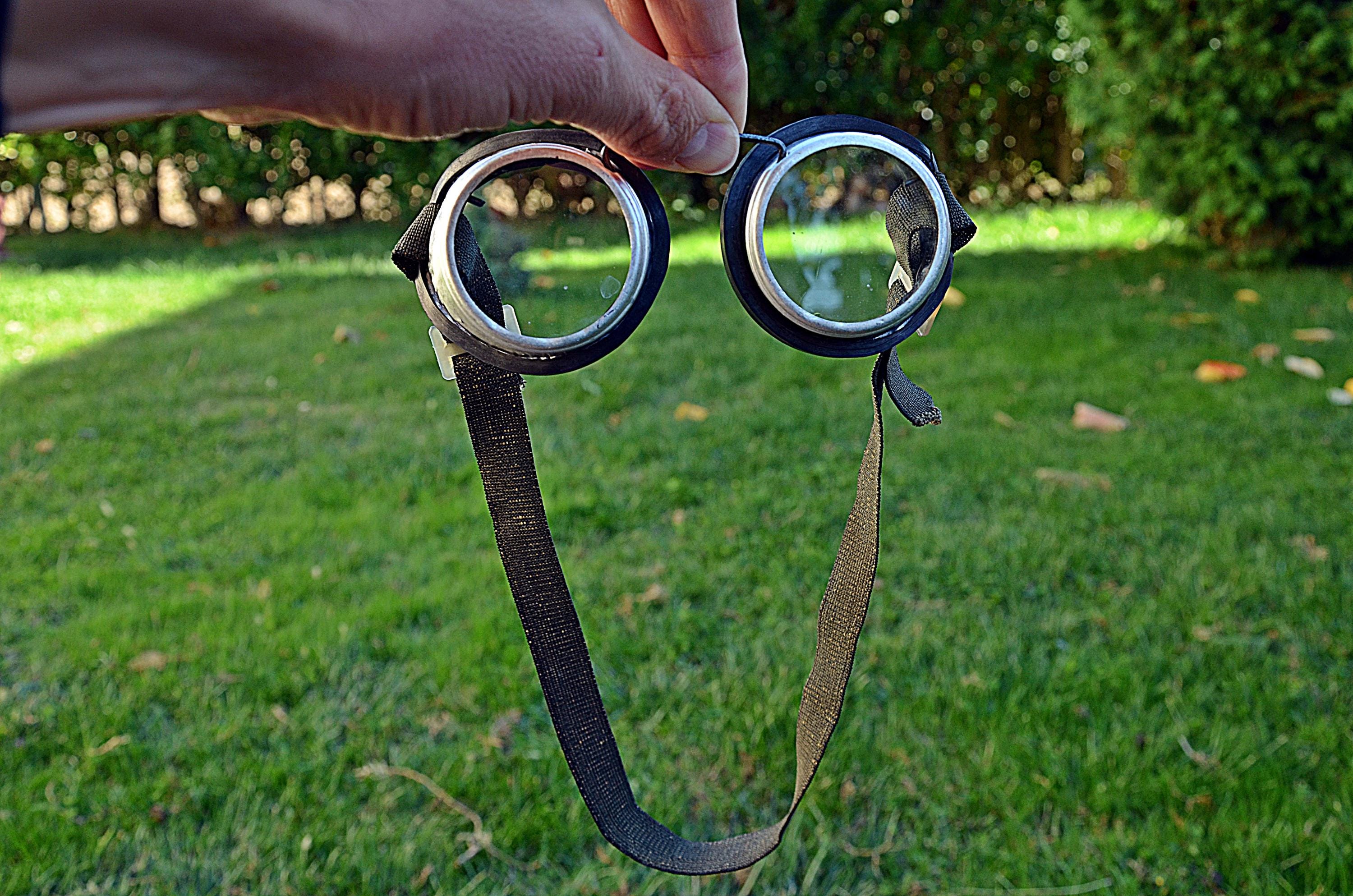 thumbnail interactive-video image 1 of Original USSR Vintage Protection Goggles – Retro Steampunk Safety Glasses, 1980s Soviet Green 1 of 2